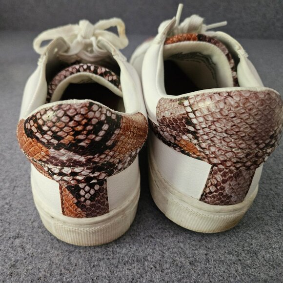 Faux snake print and white sneakers - Picture 2 of 3